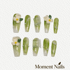 艺禾【鹿铃响响】新款手绘圣诞氛围爆款纯手工光疗穿戴美甲批发